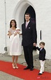 Joaquín y Marie de Dinamarca con sus hijos Enrique y Athena en el ...
