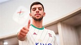 El defensa Cenk Özkacar llega al Valencia cedido por el O. Lyon