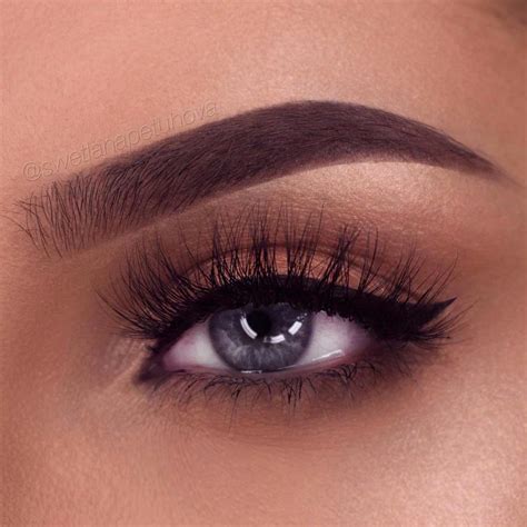 How to do eyeliner with round eyes. The Best Winged Eyeliner Styles For Your Eye Shape