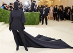 Here's Reportedly Why Kim Kardashian Covered Her Face at the Met Gala ...