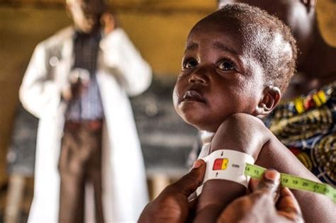 Humanitaire Six Millions Denfants Menacés De Famine Tribune De Genève
