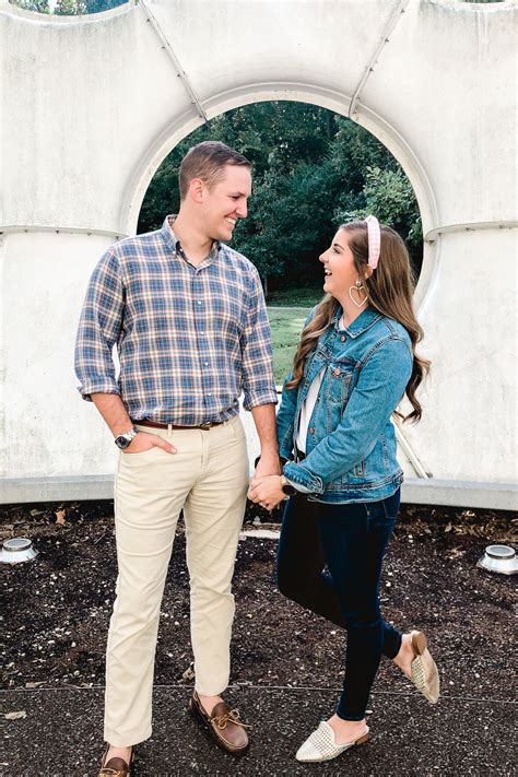 Tips and Inspiration for Fall Outfits for Couples Photos - Thrifty ...