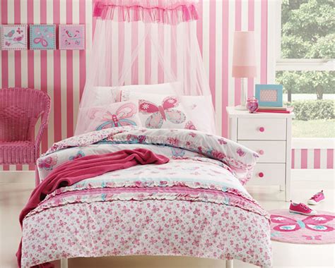 From modern to rustic, we've rounded up beautiful bedroom decorating inspiration for your master suite. Butterfly Bedroom Decor Ideas - Kids Bedding Dreams