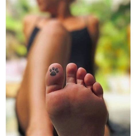 19 Tiny Tattoos To Get In An Unexpected Place Hidden Tattoos Pet