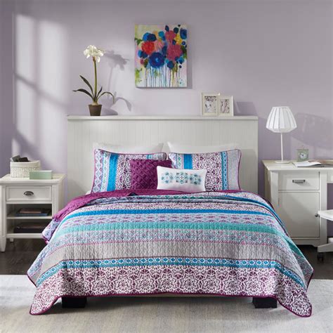Intelligent Design Joni Reversible Quilt Set With Throw Pillows Purple