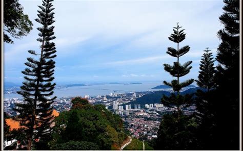 The original penang hill railway was completed in 1924, involving 2 lines with a station in the middle to change trains, taking about 30 minutes per journey each way. Penang Hill & Kek Lok Si Temple Tour