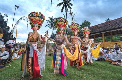 Tari Rejeng Sejarah Properti Asal Gerakan Dan Pola Lantai