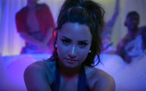 Arti Dan Terjemahan Lirik Lagu Demi Lovato Sorry Not Sorry •