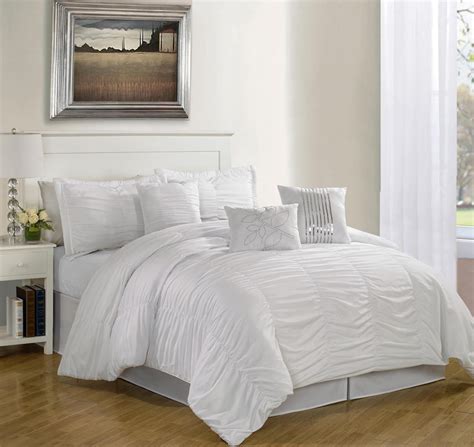 Read on for the colorful bedding sets we're loving right now. Get Alluring Visage by Displaying a White Comforter Sets ...