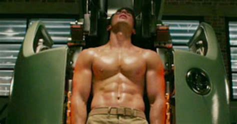 Captain Americas Chris Evans Sexy And Shirtless Youre Welcome E News