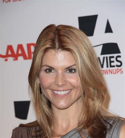The Internet Was Full Of Aunt Becky Memes After Lori Loughlins Arrest Country 1013 Kfdi