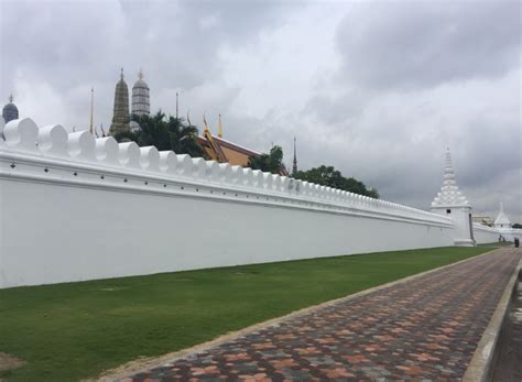 พระสยามเทวาธิราช จากวัดไตรมิตร ขนาดสูง 14นิ้ว ยาว 4.5นิ้ว กว้าง 3 นิ้ว หลายท่านคงเคยเห็นเทวรูปทรงต้นยืน ทรงเครื่องกษัตริยาธิราช สวมมงกุฏ. ไหว้พระ 9 วัด กทม. ด้วยเงิน 300 บาท ต่อคน กับเพื่อน 4 คน ...