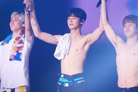 Astro Cha Eunwoo Revealed His Abs To Lucky Fans Koreaboo