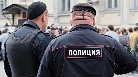 Russian Police Threaten To Kill Navalny Supporters After They Compare