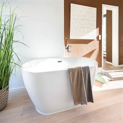Freistehende Badewanne Im Luxusbad Moderne Badezimmer Von Banovo Gmbh
