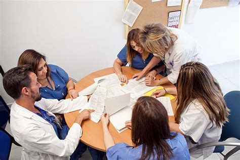 Los Enfermeros De Málaga Reclaman Su Participación En El Proyecto Del