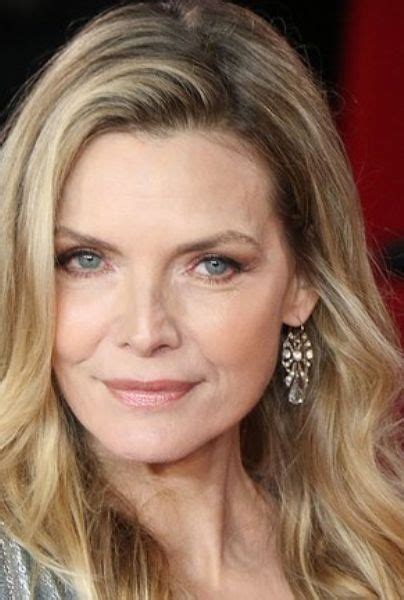 Captivating Photo Of 62 Year Old Actress Michelle Pfeiffer Yaay