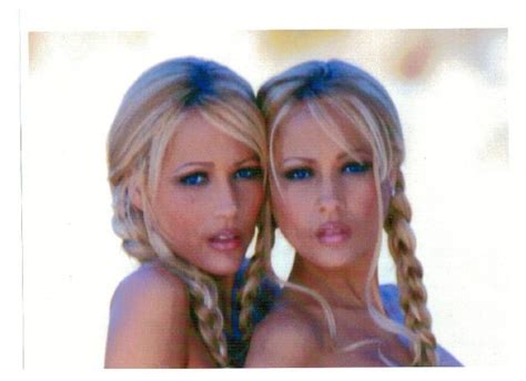 Sexy Identical Twins Sexy Gallery Ebaum S World