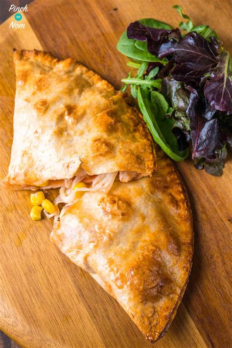 Chicken And Sweetcorn Pizza Calzone Pinch Of Nom Slimming Recipes