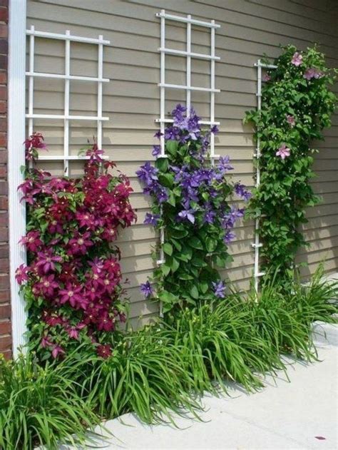 Lovely Small Flower Gardens And Plants Ideas For Your Front Yard