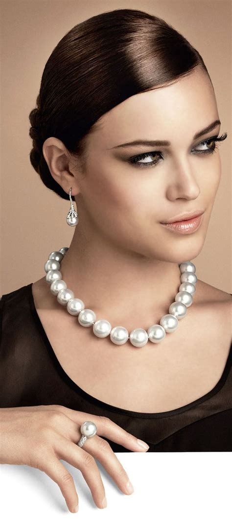 Pin By Anthony Moore On E L E G A N C E Pearl Necklace Designs Pearl Necklace Outfit