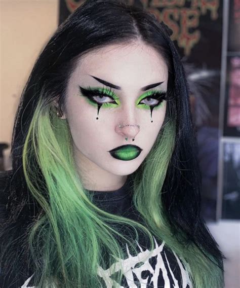 Pin By ᕦᒫᖴᗂ ᗰᕧᓏᗯᓦᕠᖶ On Makeup In 2023 Goth Eye Makeup Emo Makeup