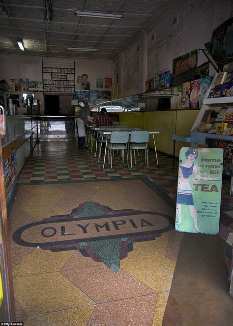 Olympia milk bar yakınlarındaki oteller: Stunning photos of iconic Greek milk bars of 1950s ...