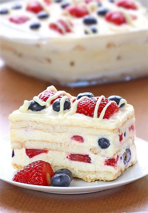 23 mini dessert recipes that are perfect for parties—and seriously cute. No Bake Summer Berry Icebox Cake - Cakescottage