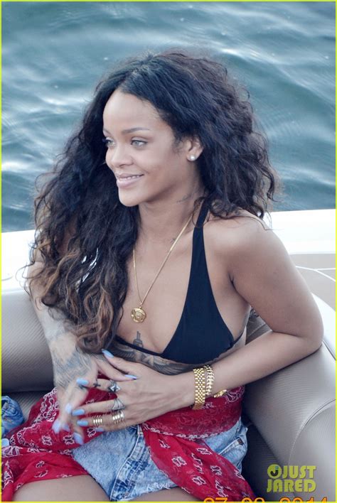 Rihanna Bares Her Amazing Bikini Body In Italy Photo Bikini Rihanna Photos Just