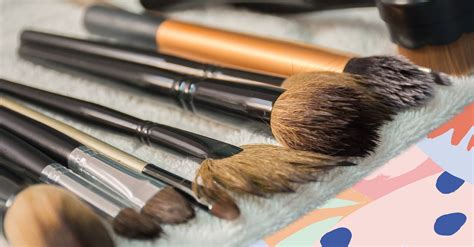 How To Clean Your Makeup Brushes Step By Step Glamour Uk
