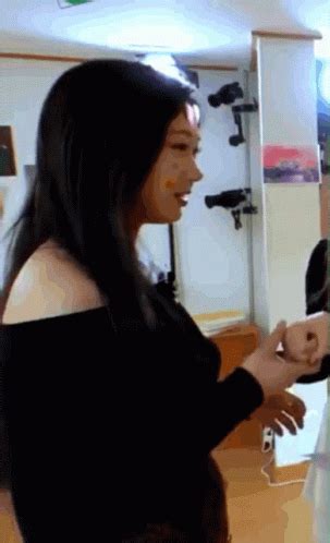 Aespa Giselle Aespagiselle Discover Share Gifs Giselle Cool