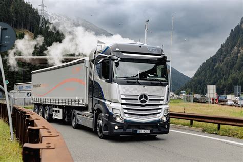 Mit Brennstoffzelle über den Brenner Daimler Truck führt erste