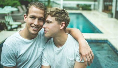 Jun 19, 2021 · lucas hedges and tommy dorfman are kicking off the summer together!. Tommy-Dorfman star of "13 Reasons Why" and husband-Peter ...