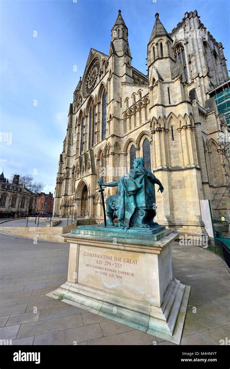 Statue Of Emperor Constantine York Minster Yorkshire England Uk Stock