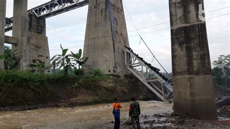 Motor drag beat warna hijau toska : Jembatan KA di Brebes Putus, Jadwal Kereta Daop 8 Normal ...