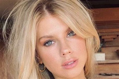 Baywatchs Charlotte Mckinney Flashes Nude Curves As She Opens Flasher