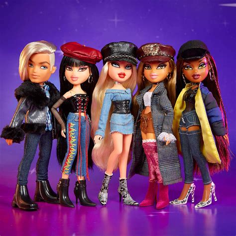The Bratz Dolls Are All Lined Up Together
