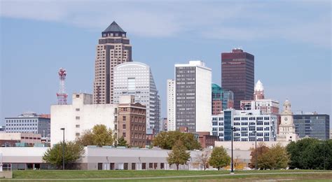 Retiring Guy: Downtown Des Moines Between the Wars (Postcard)