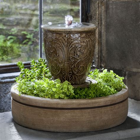 10 Small Water Feature Ideas