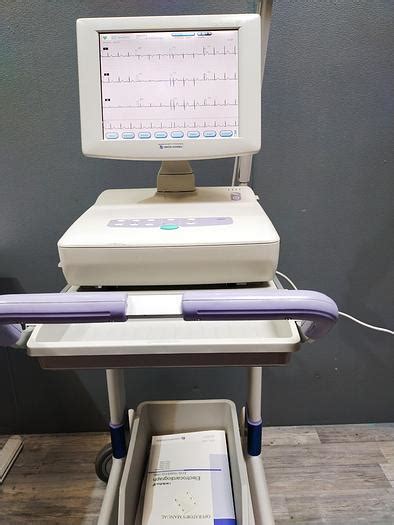 Doccasion Nihon Kohden Ecg 1550k Cardiofax V Appareil Ecg Avec Câble