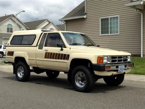 Photo Image Gallery And Touchup Paint Toyota Truck In Creme 557