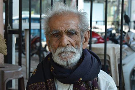For 57 Years This 83 Year Old Man Has Performed Funeral Rites For 550 Unclaimed Bodies