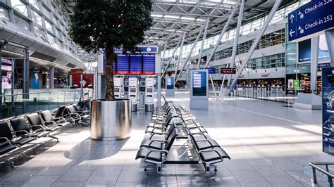 Während der sicherheitskontrolle am flughafen düsseldorf sagte eine frau aus leipzig, sprengstoff im handgepäck zu haben. Flughäfen Düsseldorf: Corona-Testzentren schließen