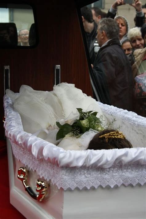 Oana Andreea In Her Open Casket During Her Funeral Procession In 2022