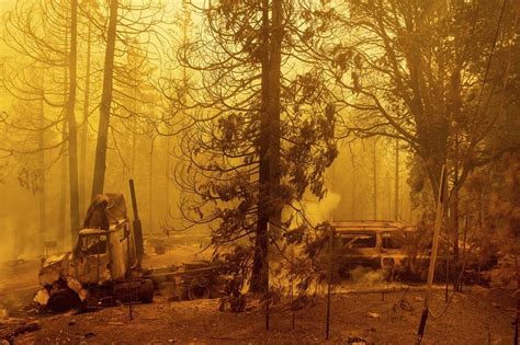 Images Deadly Northern California Wildfires Rage On Its Like An