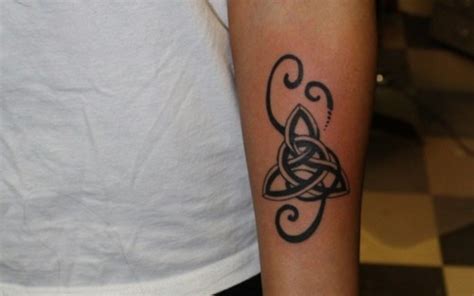30 Cool Celtic Knot Tattoos Creativefan Ancient Celtic Symbol For