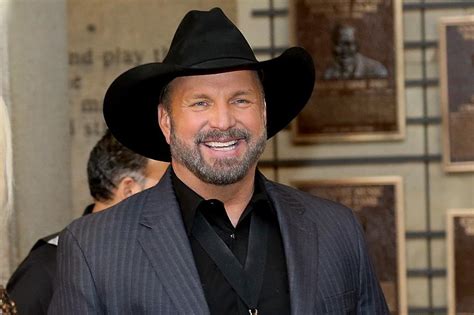 Garth Brooks Net Worth Age Height Weight Awards And Achievements
