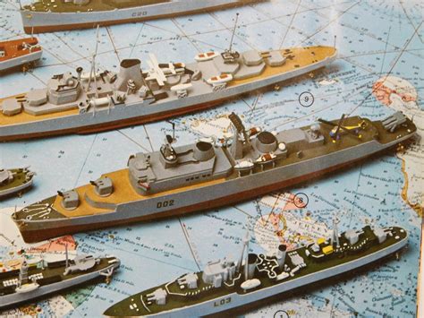 Airfix 1600 Hms Devonshire County Class Destroyer Ready For