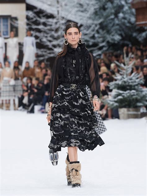 CHANEL FALL WINTER 2019 WOMEN'S COLLECTION | The Skinny Beep