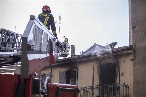 Check spelling or type a new query. Tragedia a Torino: divampa un devastante incendio in un ...